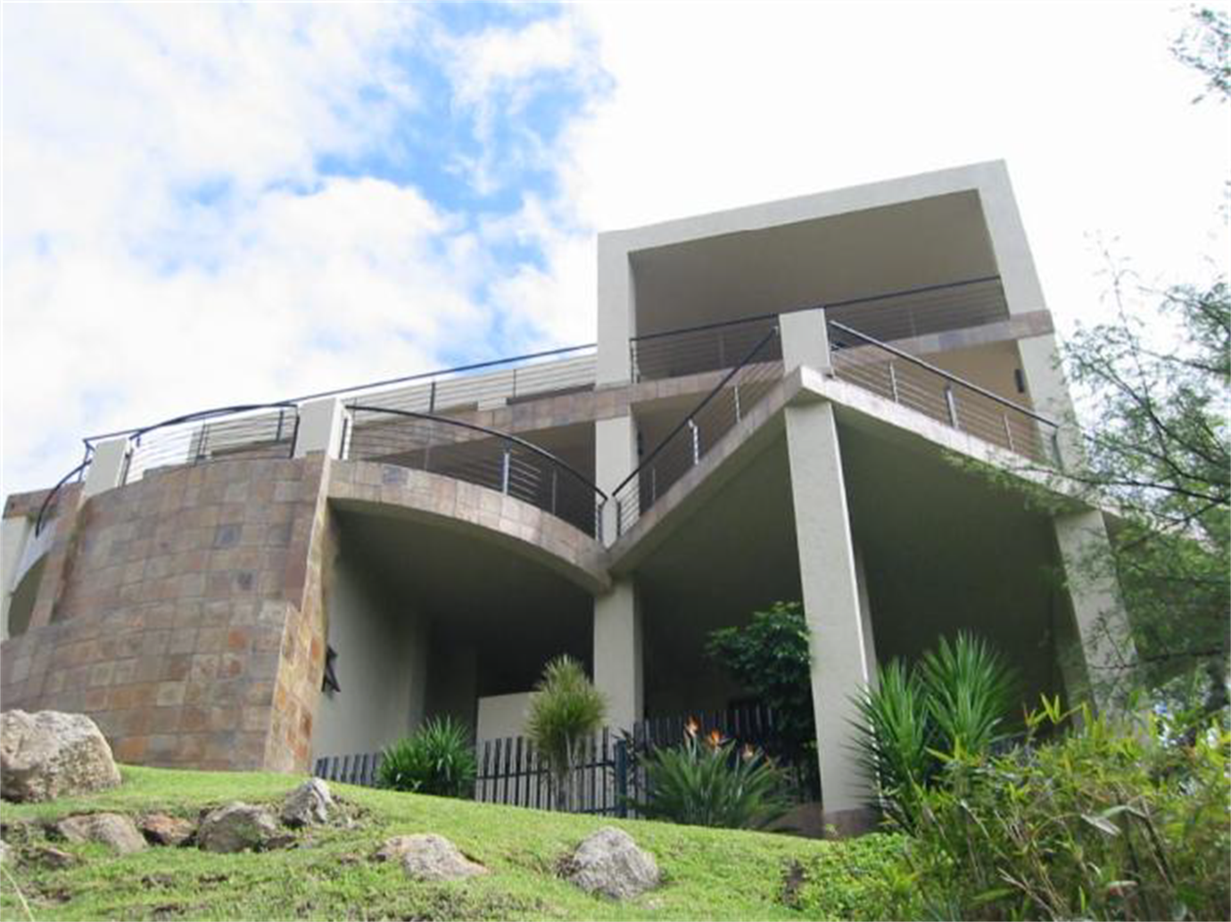 House Solly Ngluvo - Noordsig - Nelspruit - view 8